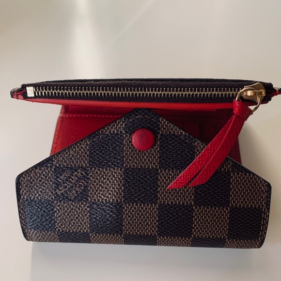 Louis Vuitton Wallet - Picture 2 of 4